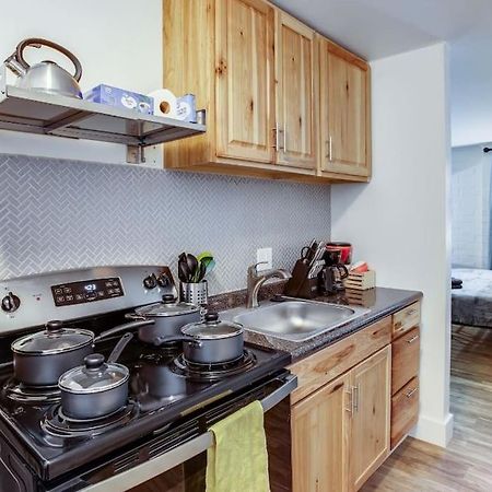 Studio W/ King Bed Near Dwtn روتشستر المظهر الخارجي الصورة